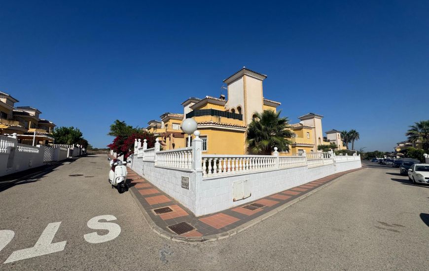 Sale - Villa - Algorfa