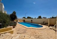 Sale - Villa - Villamartin