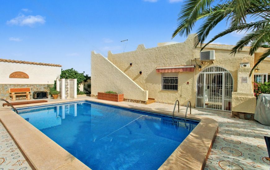 Sale - Villa - Villamartin