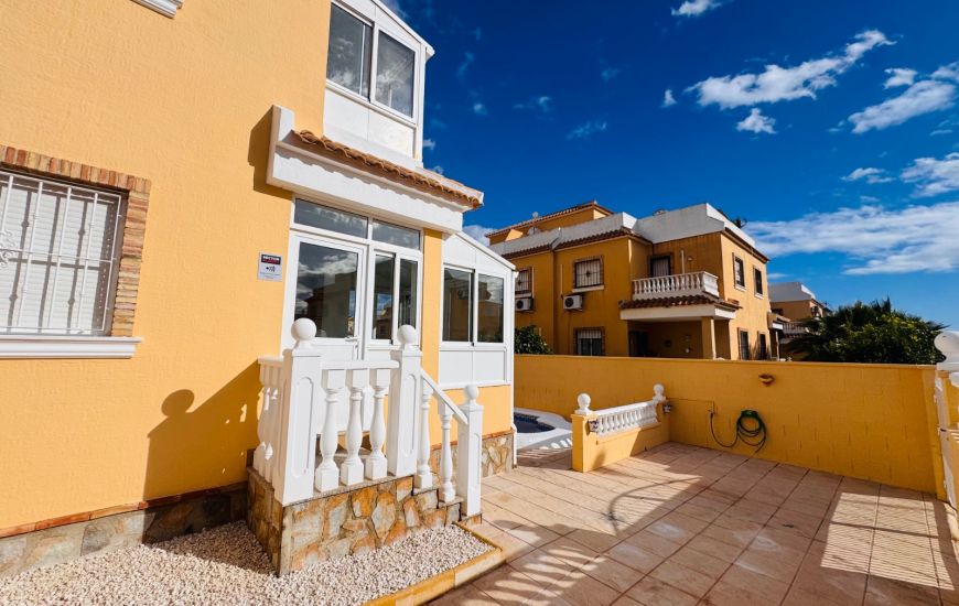 Sale - Half Vrijstaand Huis - Ciudad Quesada