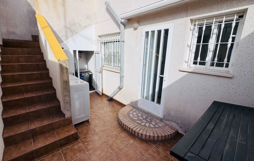 Sale - Townhouse - Daya Nueva