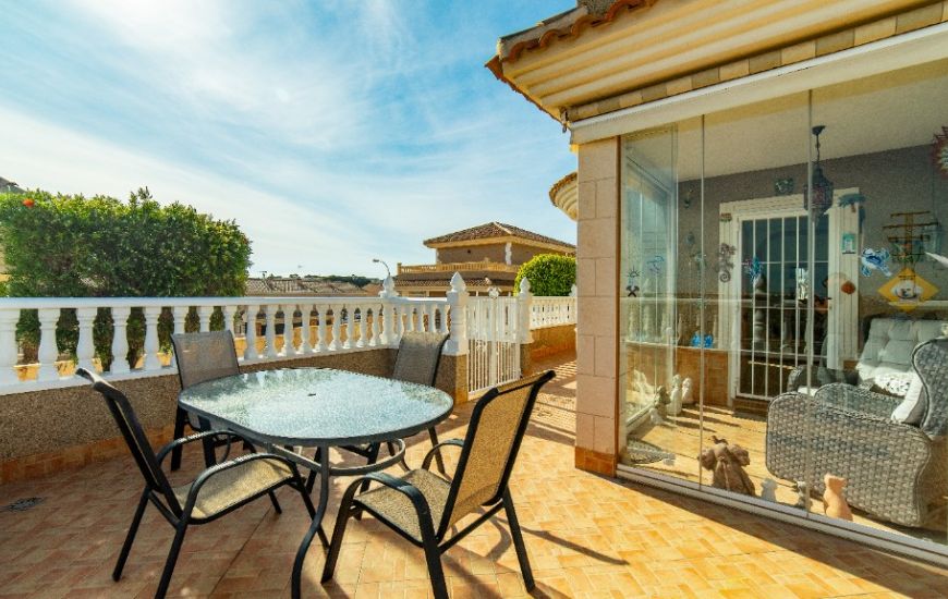 Sale - Villa - Los Altos