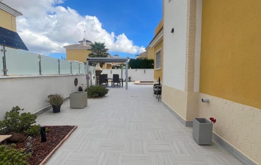 Sale - Villa - Lo Crispin