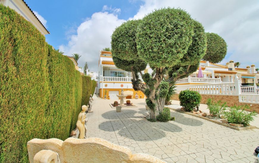 Sale - Villa - Villamartin