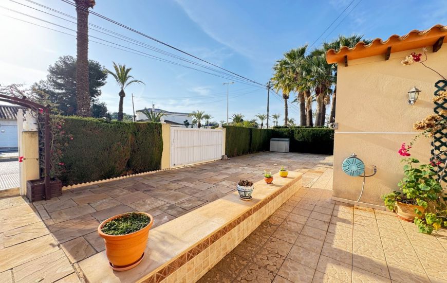 Sale - Villa - Cabo Roig