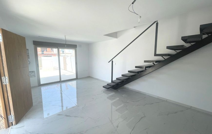 Sale - Semi Detached - Daya Nueva