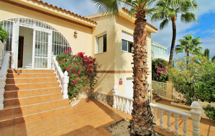 Sale - Villa - Villamartin