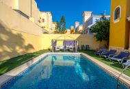 Sale - Villa - Villamartin