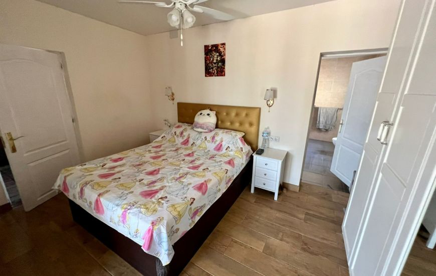 Sale - Villa with annex - Dolores