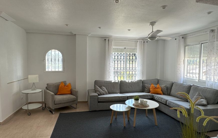 Sale - Villa - El Raso