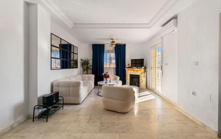 Sale - Villa - Villamartin