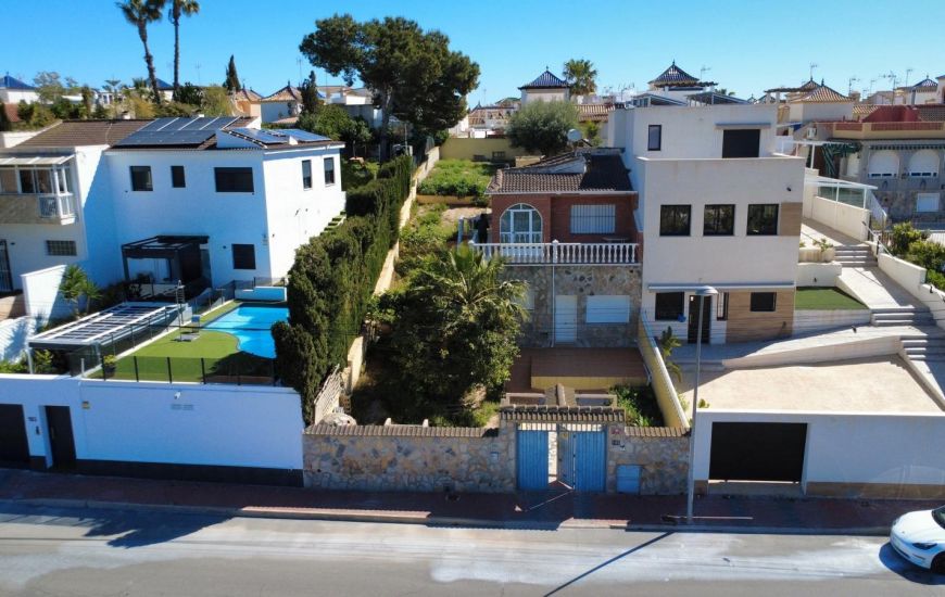 Sale - Villa - Torrevieja - 