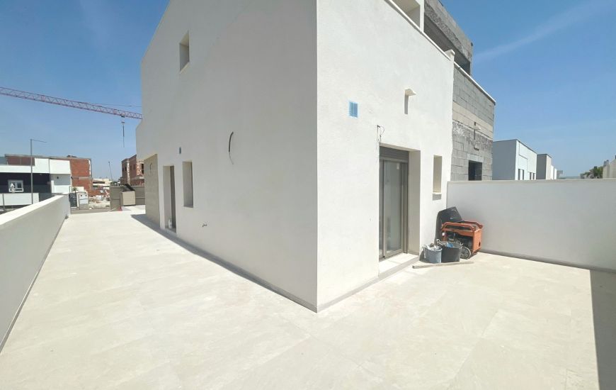 Sale - Semi Detached - Daya Nueva