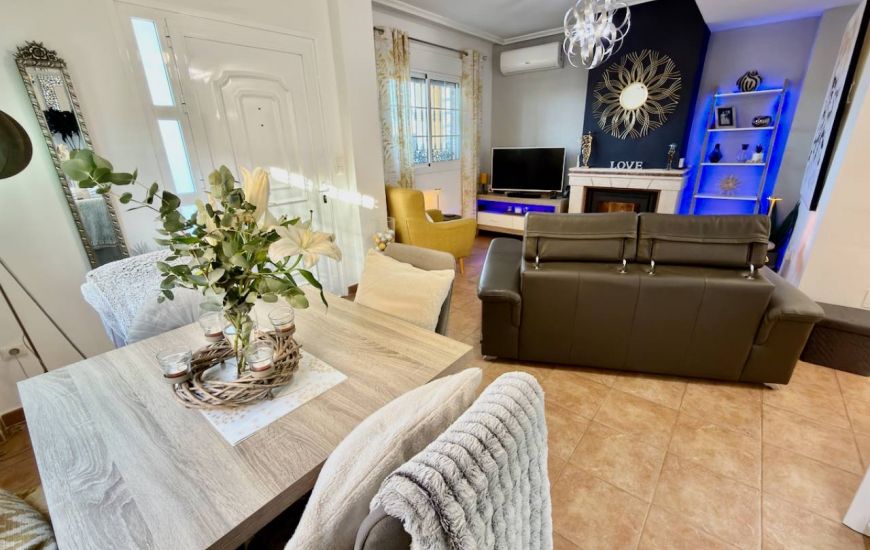 Sale - Villa - El Raso