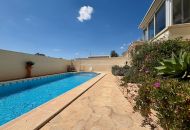 Sale - Villa - Villamartin