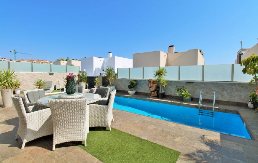Sale - Villa - Villamartin