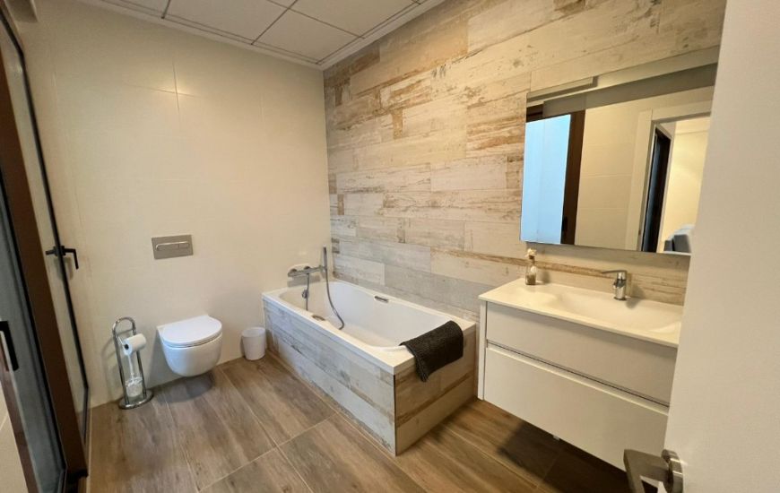 Venta - Villa - Las Colinas