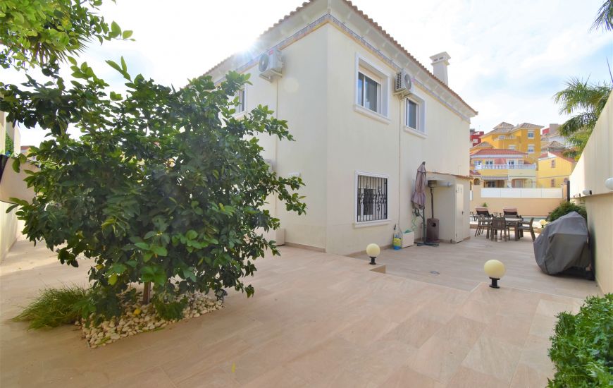 Sale - Villa - Orihuela Costa