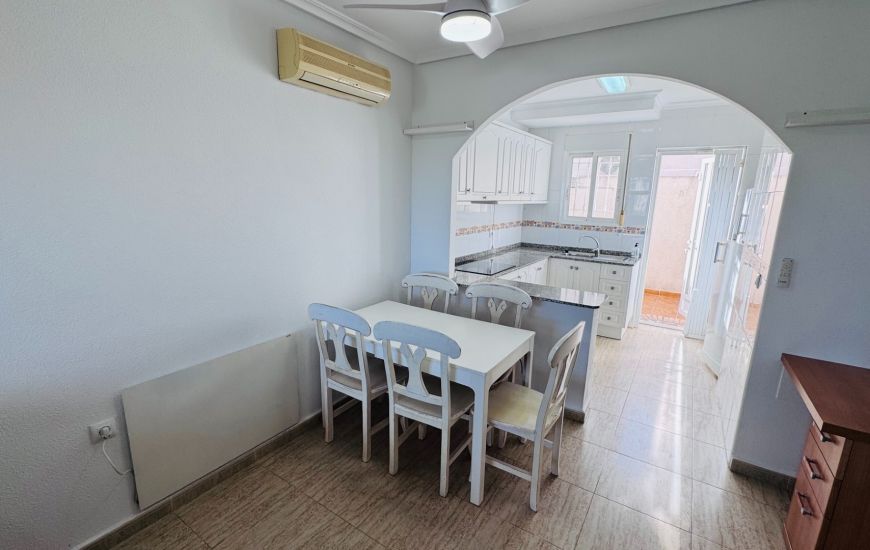 Sale - Townhouse - Daya Nueva