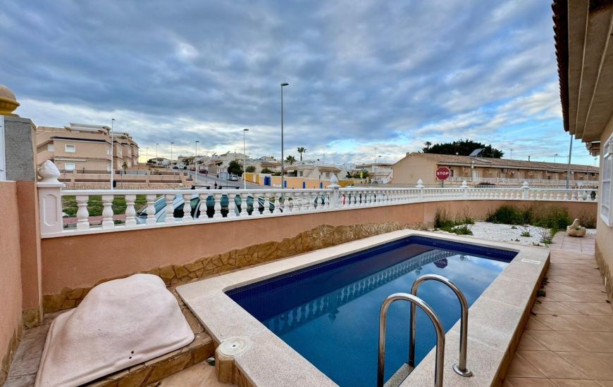 Venta - Villa - Torrevieja