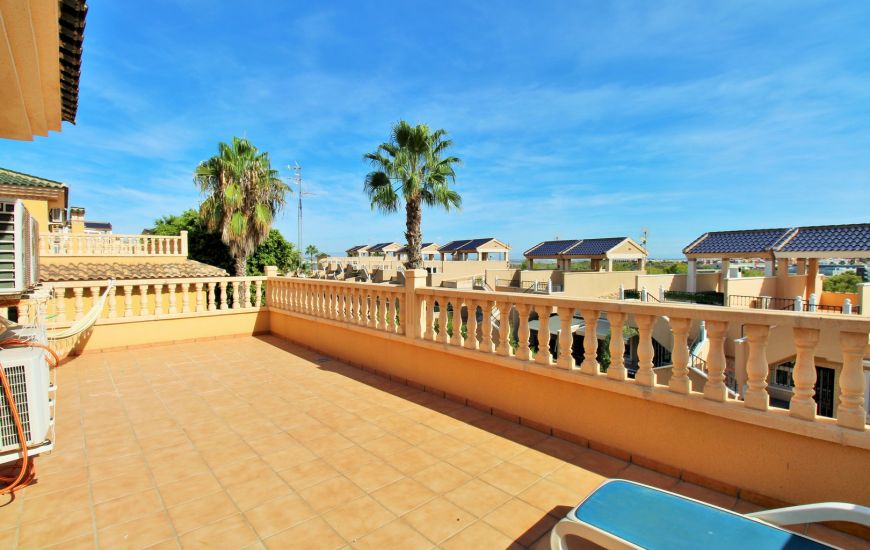 Sale - Villa - Villamartin