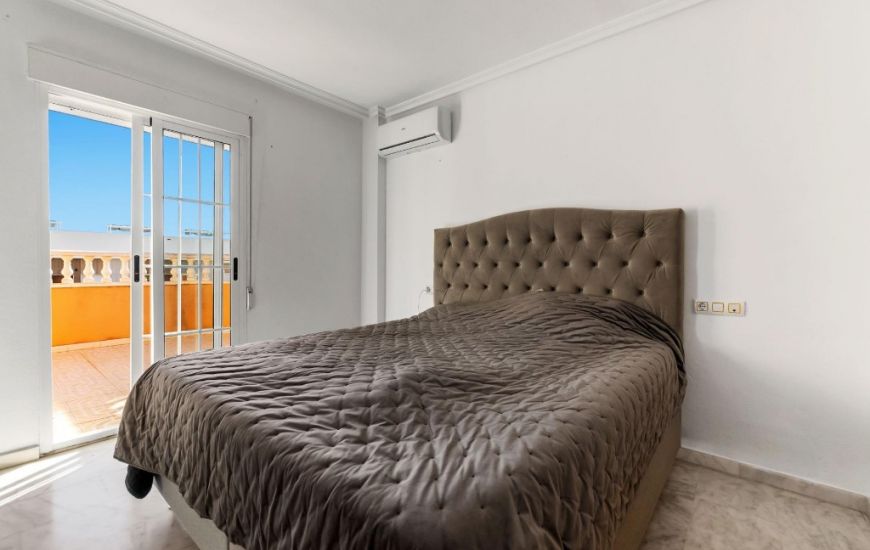 Sale - Villa - Villamartin