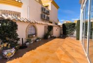 Sale - Villa - El Raso
