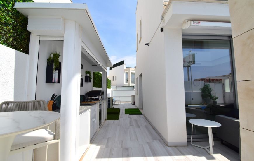 Sale - Villa - Orihuela Costa