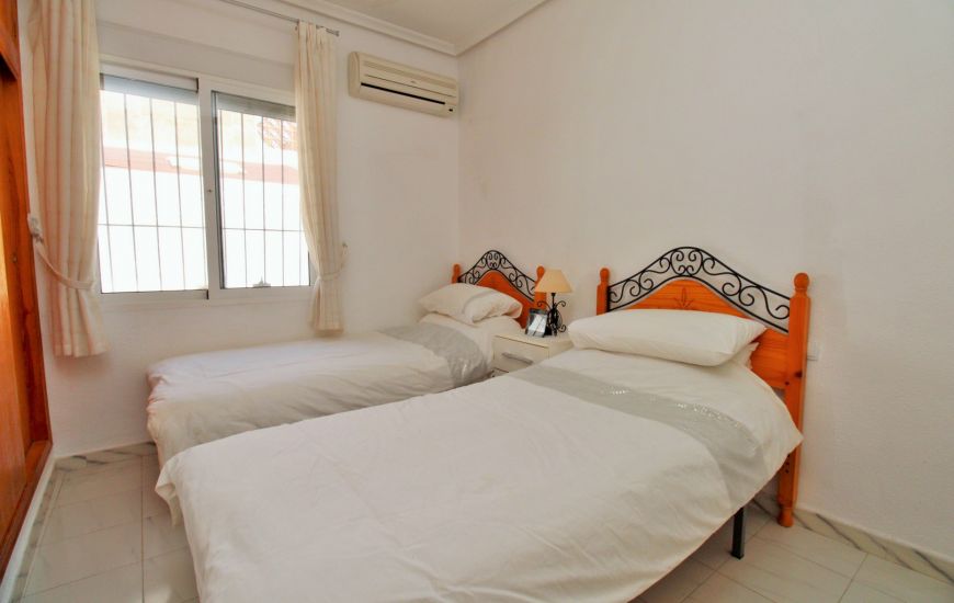 Sale - Villa - Villamartin