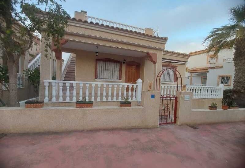 Venta - Villa - Algorfa
