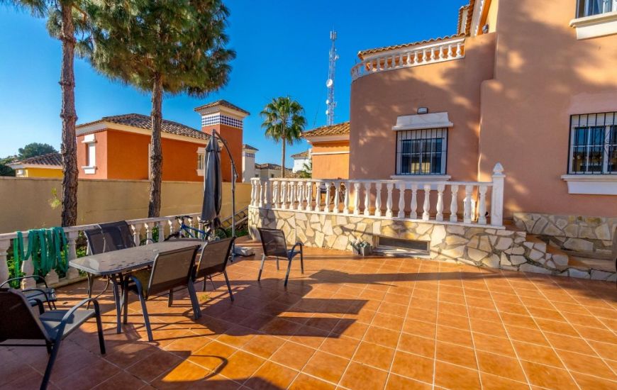 Sale - Villa - Villamartin