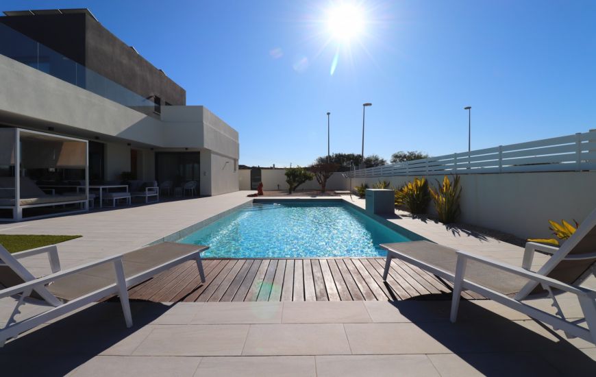 Sale - Villa - Benimar