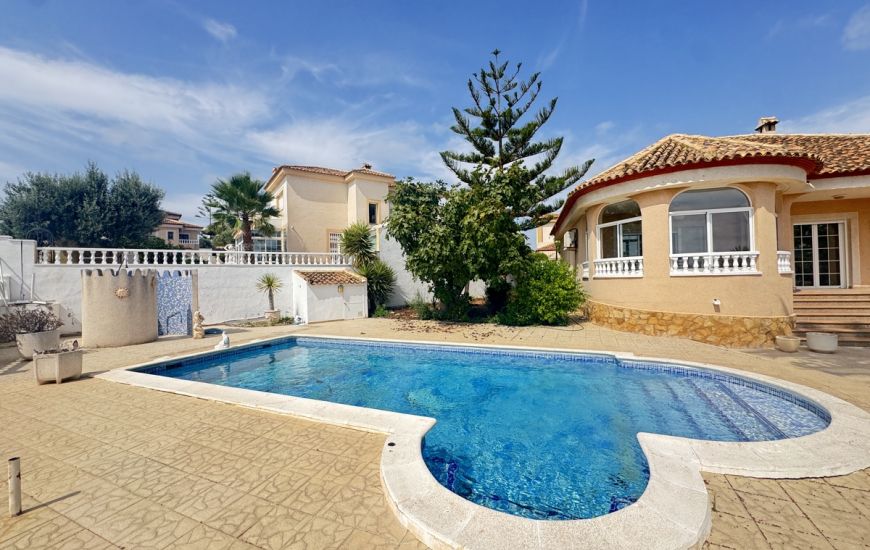 Venta - Villa - San Miguel de Salinas - San Miguel De Salinas