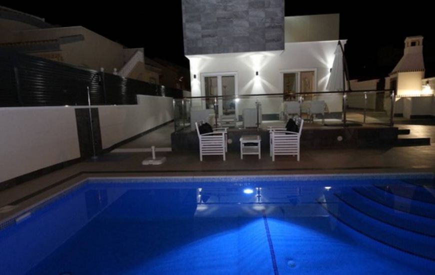 Sale - Villa - Atalaya - Atalaya Park