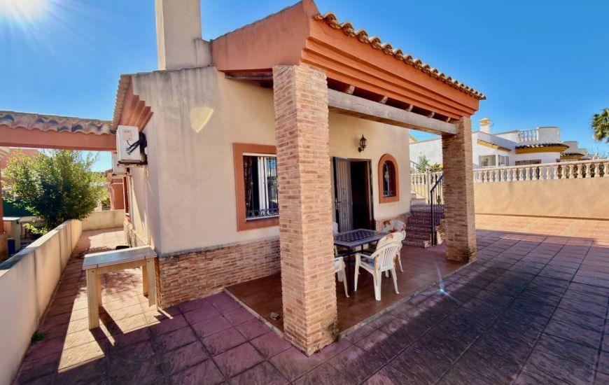 Sale - Villa - El Raso