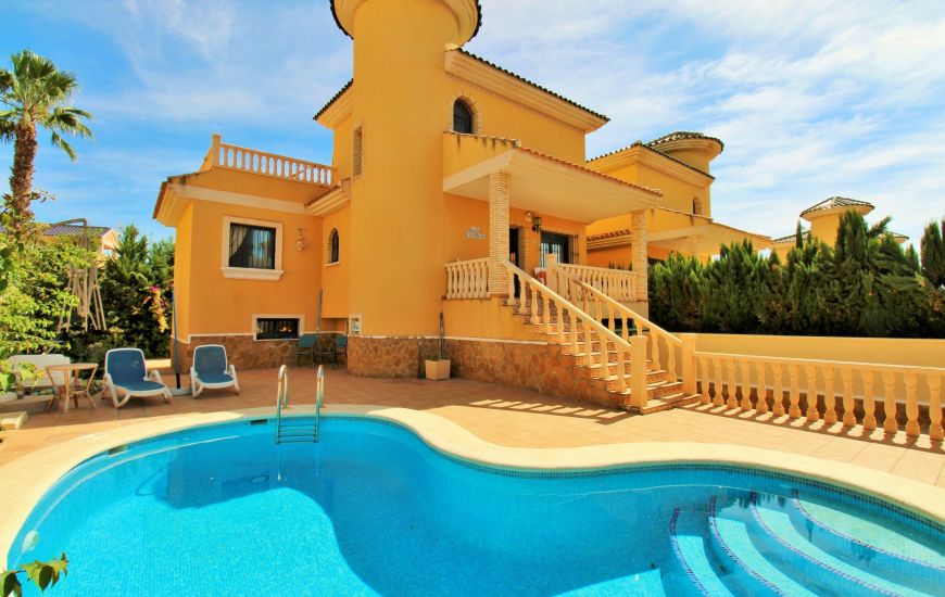 Sale - Villa - Villamartin