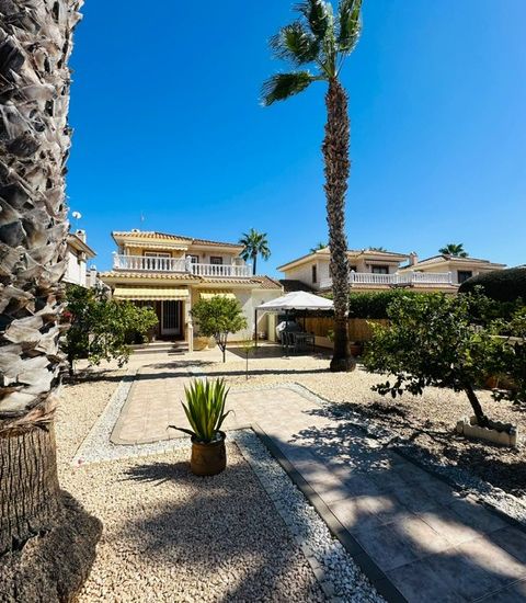 Sale - Villa - Villamartin