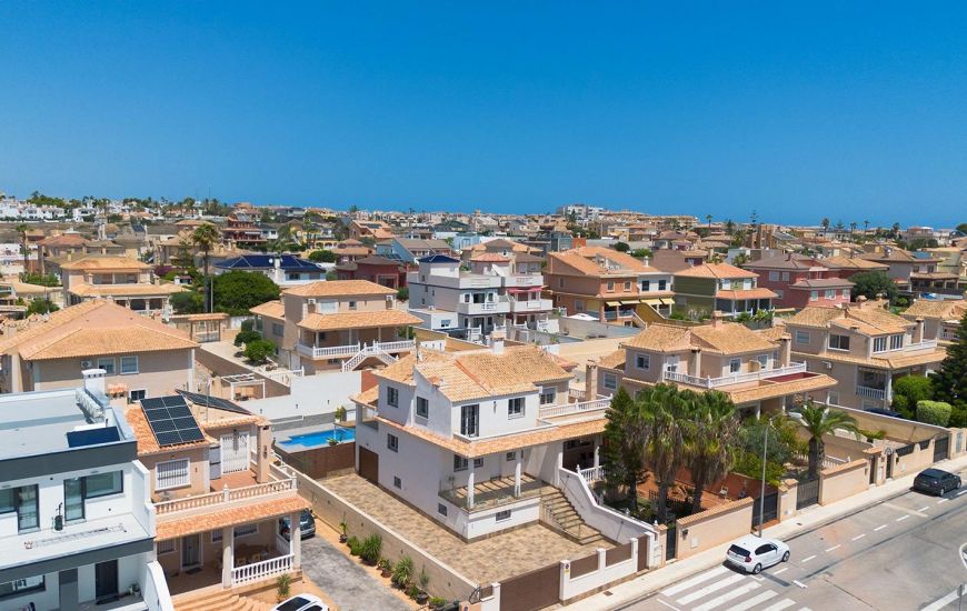 Sale - Villa - Torrevieja - 