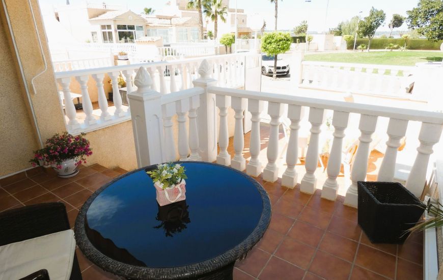 Sale - Link-Detached Villa - Torrevieja