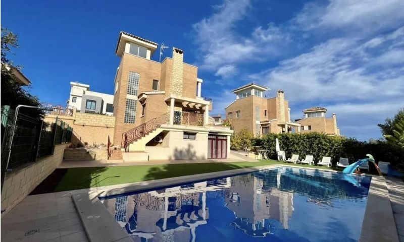 Venta - Villa - Coloma