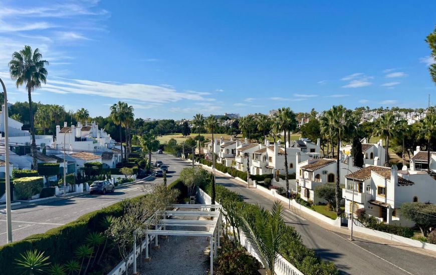 Sale - Villa - Villamartin