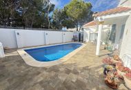 Sale - Villa - Villamartin