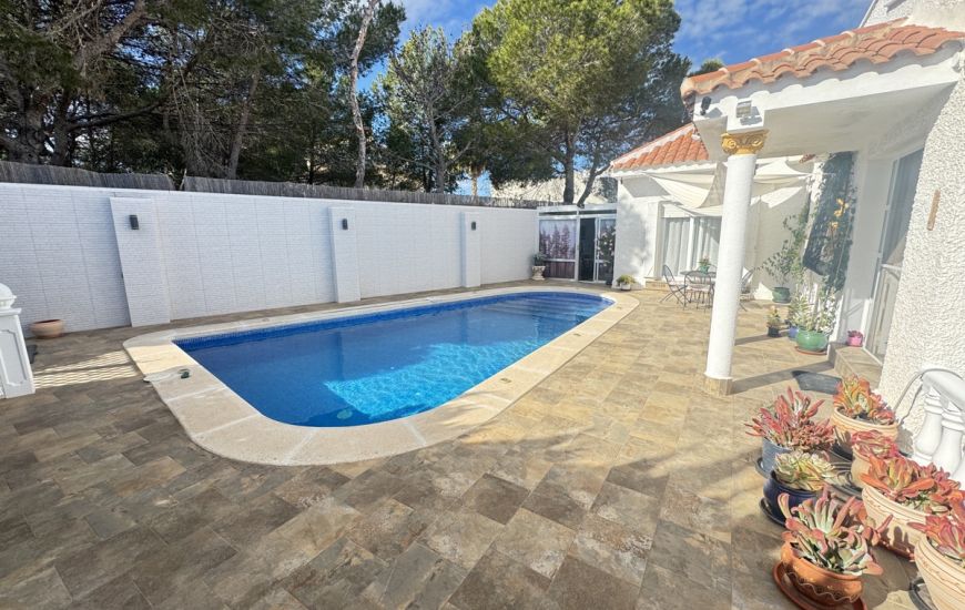 Sale - Villa - Villamartin