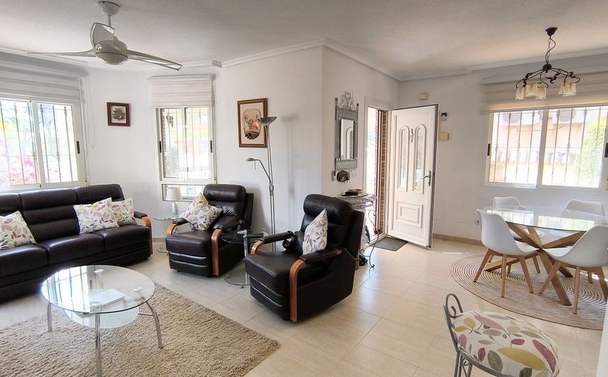 Sale - Villa - El Raso