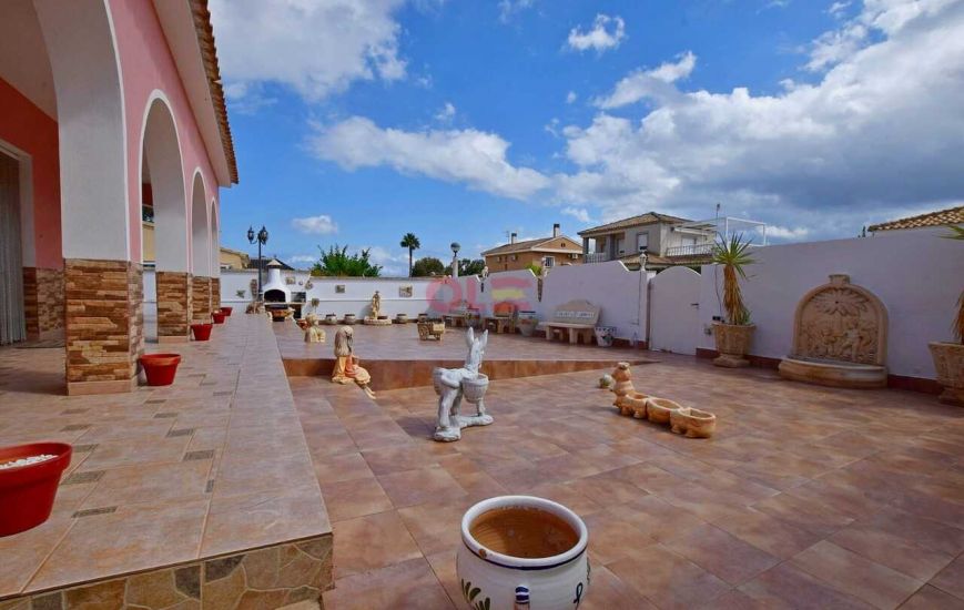 Sale - Villa - Cabo Roig