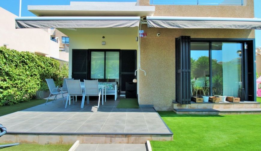 Sale - Villa - La Zenia