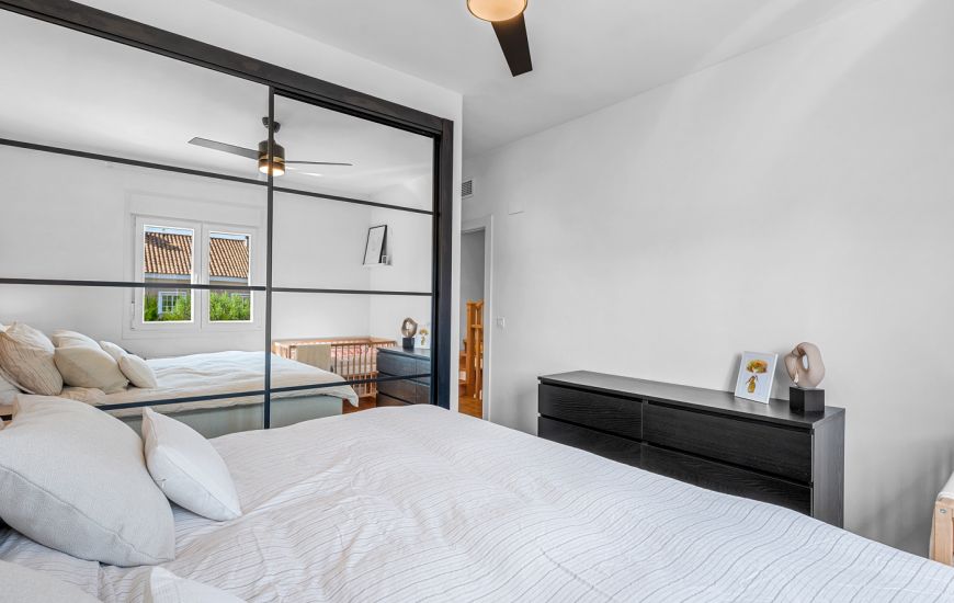 Sale - Townhouse - Alicante