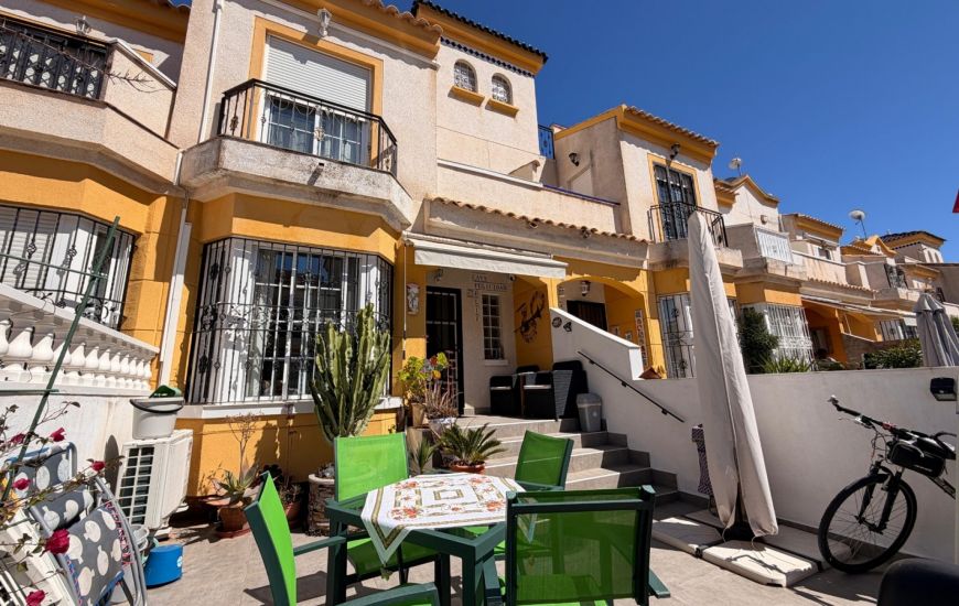 Sale - Townhouse - El Raso
