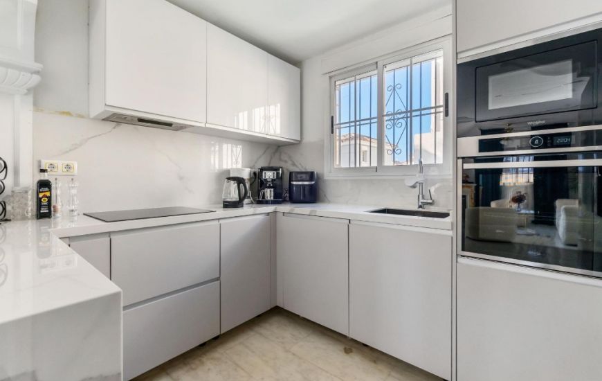 Sale - Villa - Villamartin