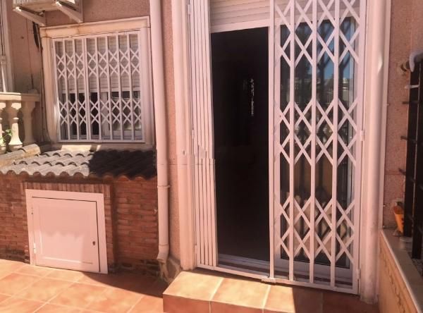 Sale - Villa - Mil Palmerales - Mil Palmeras